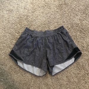 Lululemon Hotty Hot shorts 4”